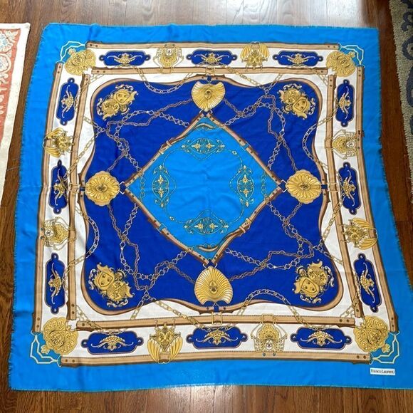 Vtg Franco Laurenti extra large crest themed scarf or wrap - Picture 1 of 11
